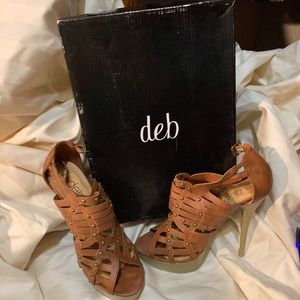 deb Heels